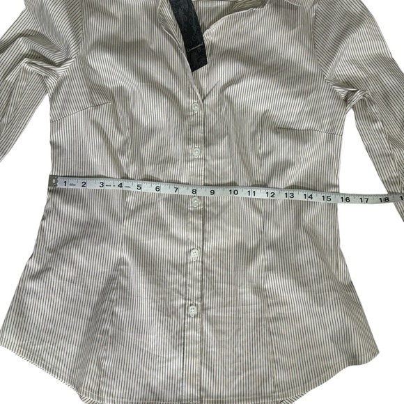 NWT Quintessential Pinstripe Button Down Long Sleeve Shirt Women’s Size Medium - Picture 12 of 14